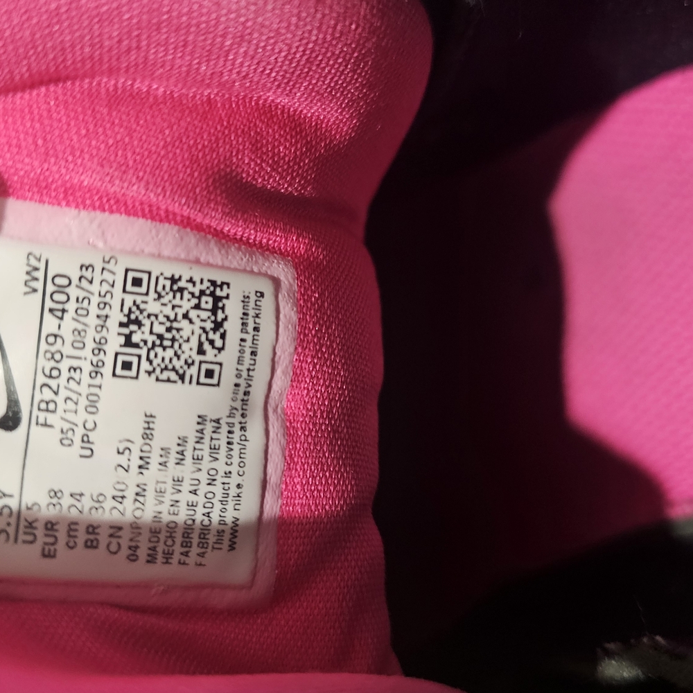 Nike BASKETBALL Sneakers 5.5